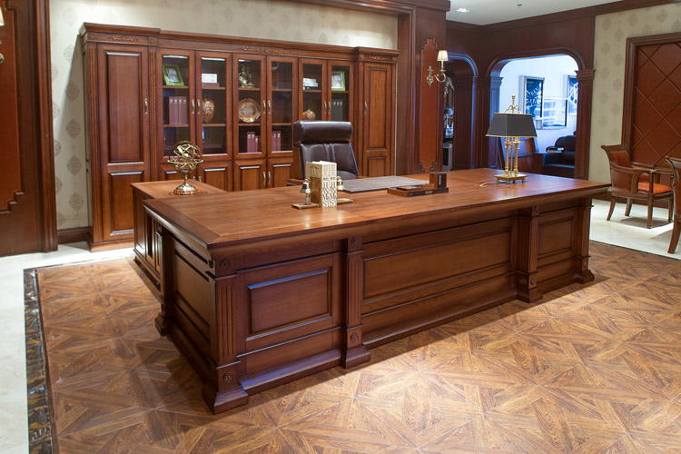1金豪實(shí)木辦公桌全景